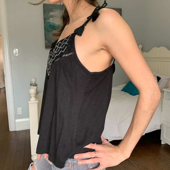 Embroidered Tank Top - Picture 4 of 6